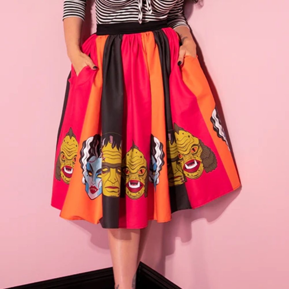 NWT L vixen swing monster mask skirt